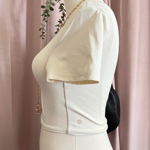 CRZ YOGA Butterluxe Double Lined Cropped Short Sleeve in White Apricot - Picture 4 of 7